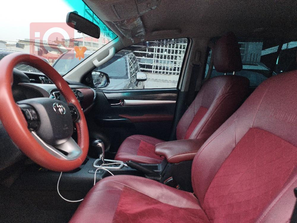 تويوتا هايلوكس